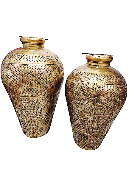 BRASS VINTAGE VASE (set of 2)