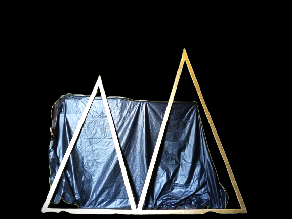 TRIANGULAR FRAME