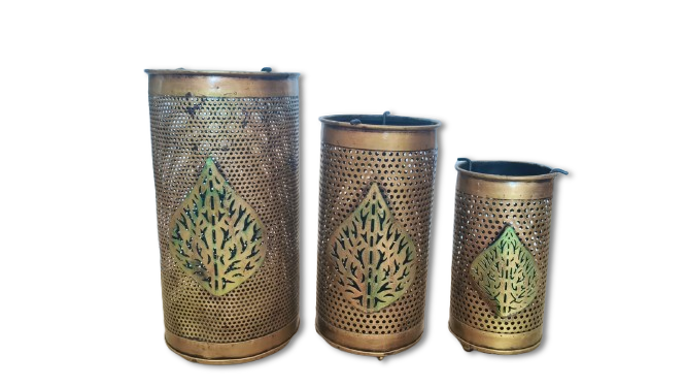 LEAF STYLE CANDLE HOLDER set of 3
