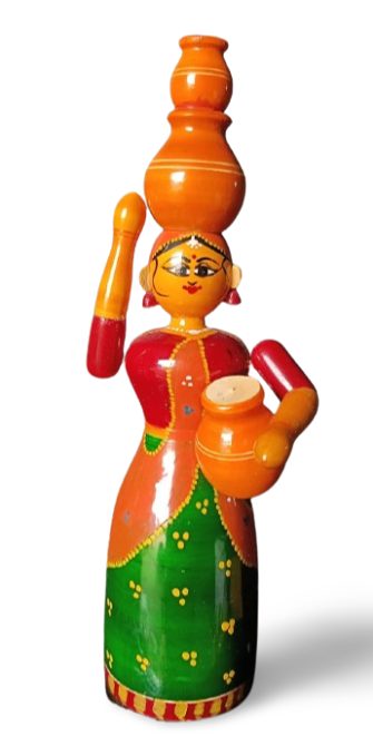 LADY WITH POT SHOWPIECE