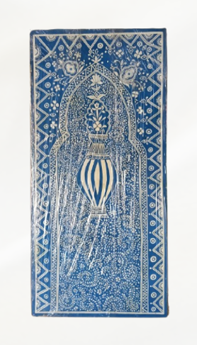 BLUE AND WHITE DECORATIVE FRAME
