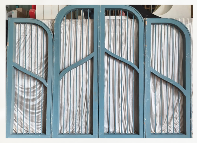 DECORATIVE  ARCHED BACKDROP (set of 4)
